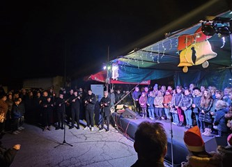 Mladi ujedinili mještane i organizirali još jedan uspješan "Humanitarni advent u Kravarskom"