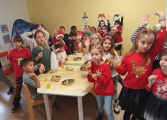 Hribarovci pripremili predstavu za mališane DV Lojtrica: "Neka ovakvi susreti postanu tradicija"