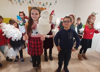 Hribarovci pripremili predstavu za mališane DV Lojtrica: "Neka ovakvi susreti postanu tradicija"