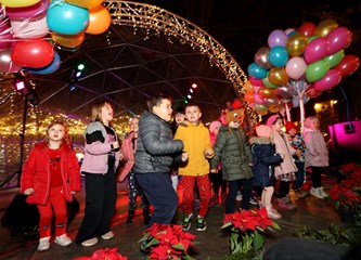 FOTO: Mališani uživali u dječjem dočeku Nove godine