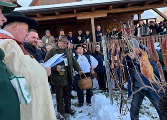 Vincekovo: Rezidbom prvog trseka svečano počela vinogradarska godina