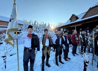 Vincekovo: Rezidbom prvog trseka svečano počela vinogradarska godina