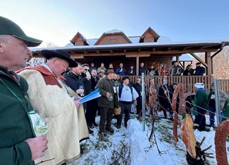 Vincekovo: Rezidbom prvog trseka svečano počela vinogradarska godina
