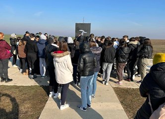 Hribarovci posjetili Vukovar i darovali pakete pomoći Caritasu tamošnje župe