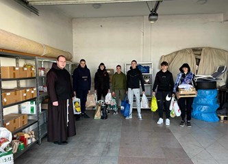 Hribarovci posjetili Vukovar i darovali pakete pomoći Caritasu tamošnje župe