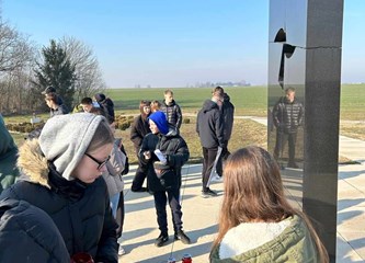 Hribarovci posjetili Vukovar i darovali pakete pomoći Caritasu tamošnje župe