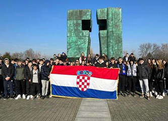 Hribarovci posjetili Vukovar i darovali pakete pomoći Caritasu tamošnje župe