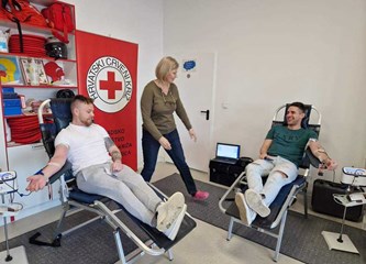 Velikoj obitelji dobrovoljnih darivatelja krvi pridružilo se 14 novih članova