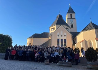 Traje devetnica uoči Stepinčeva: Župa Vukovina hodočastila u Krašić