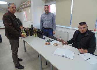 Vinari "Grozda" kušali mlado vino: "Usprkos izazovnoj i teškoj vinogradarskoj godini kvaliteta je dobra"